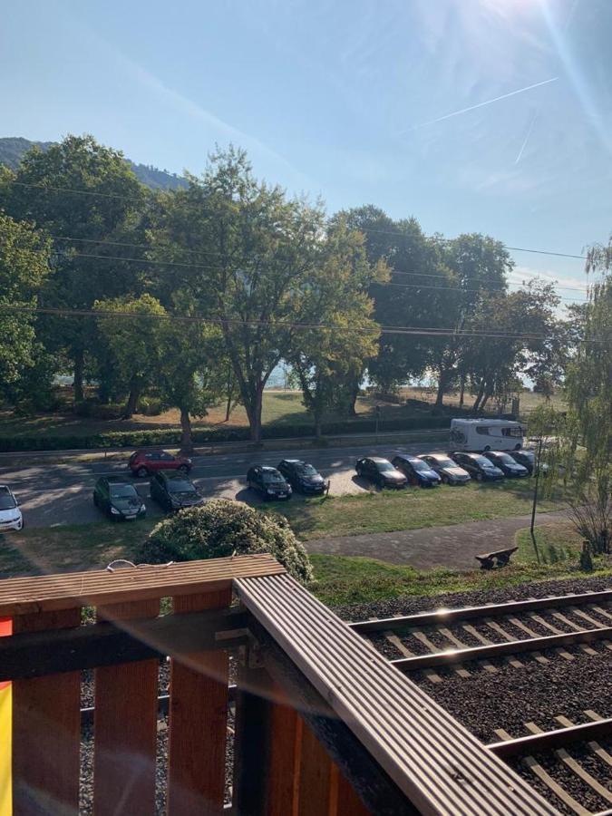 Hotelzimmer Im Alten Reihenhaus Auf Der Stadtmauer Bacharach Bagian luar foto