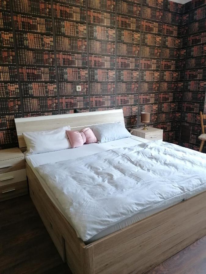 Hotelzimmer Im Alten Reihenhaus Auf Der Stadtmauer Bacharach Bagian luar foto